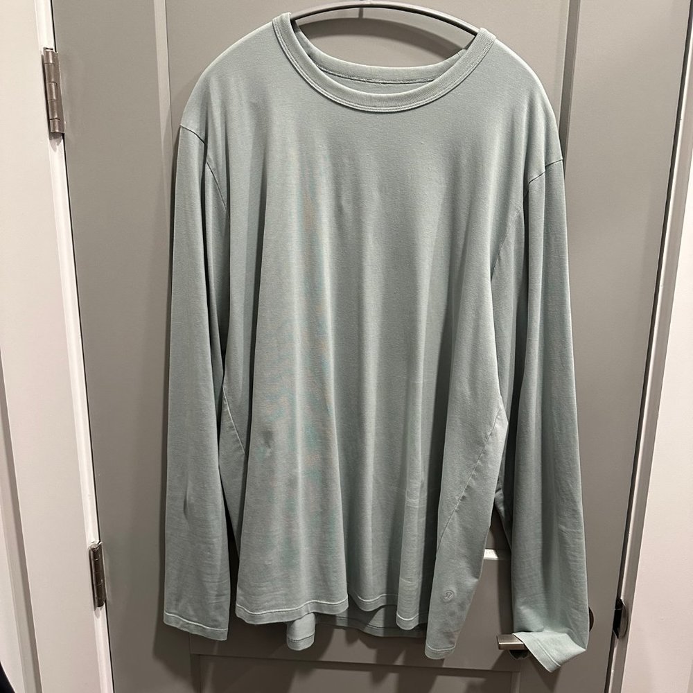 LULULEMON MENS FUNDAMENTAL LONG SLEEVE SHIRT SIZE XL, COLOR: SILVER BLUE